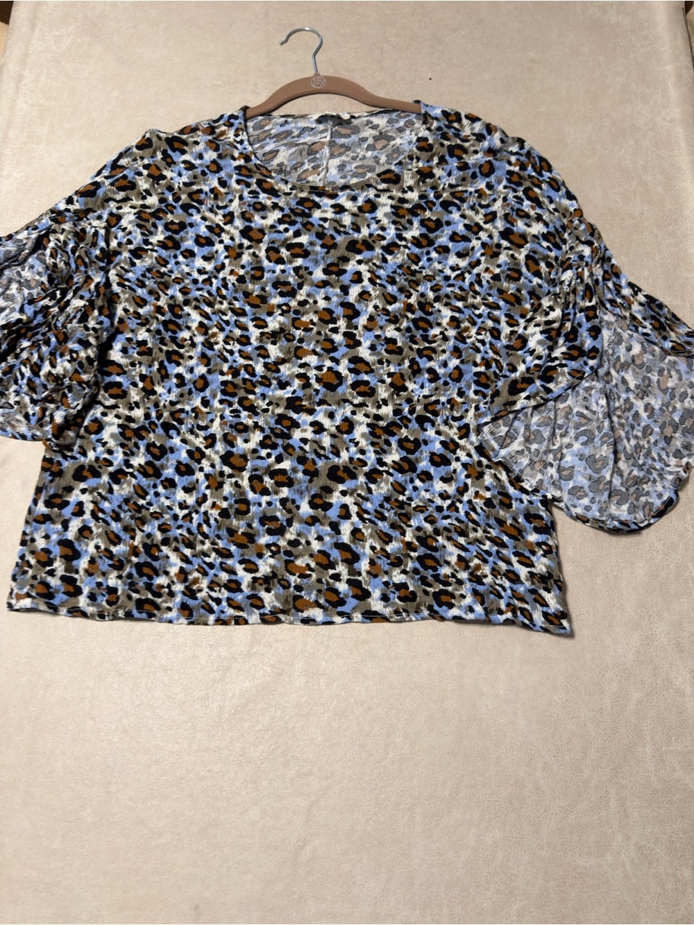 Umgee Animal Print Ruffle Sleeve Blouse. Women's Size L